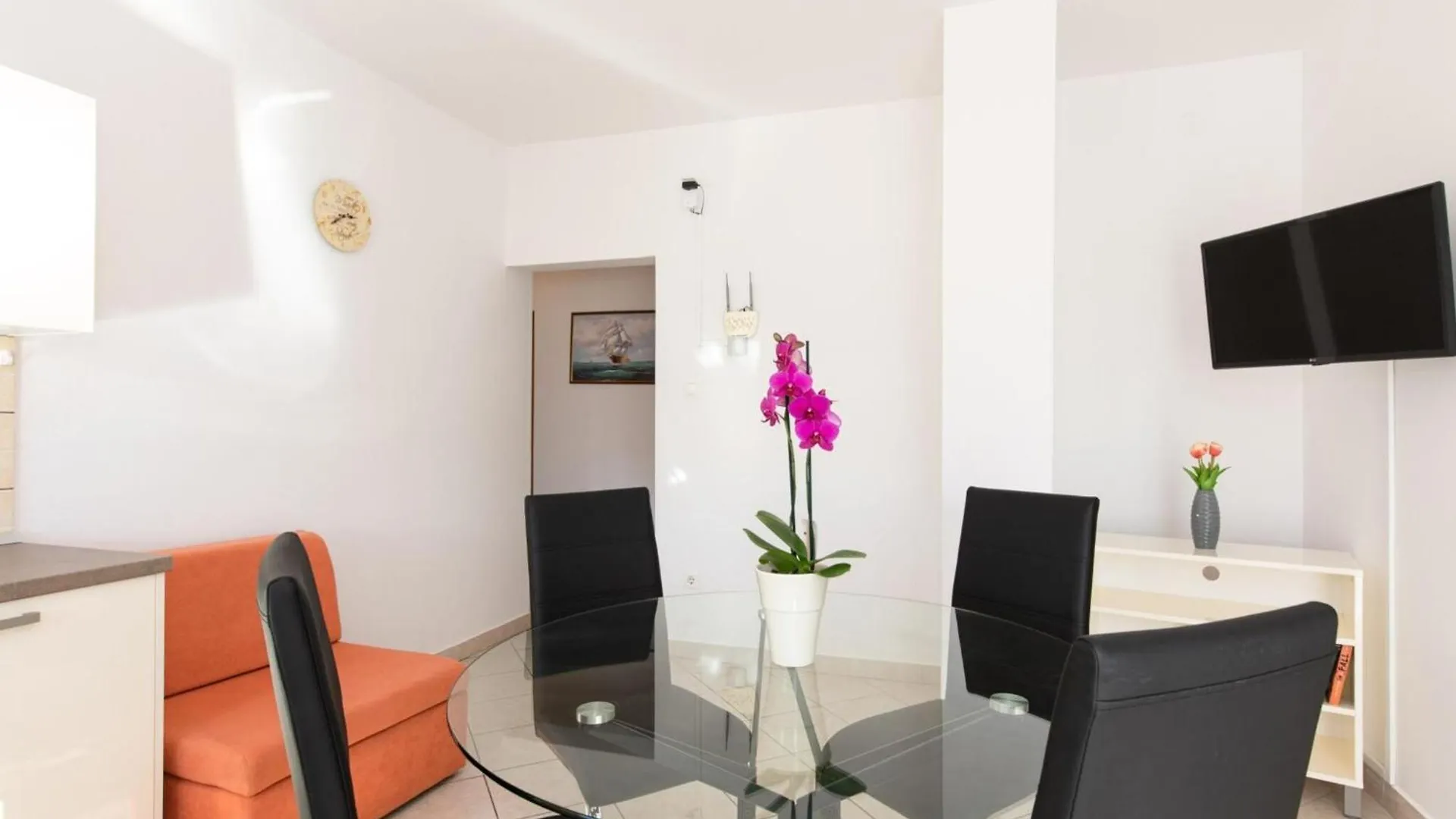 Two Bedroom Apartment With Balcony And Pool Krk Town