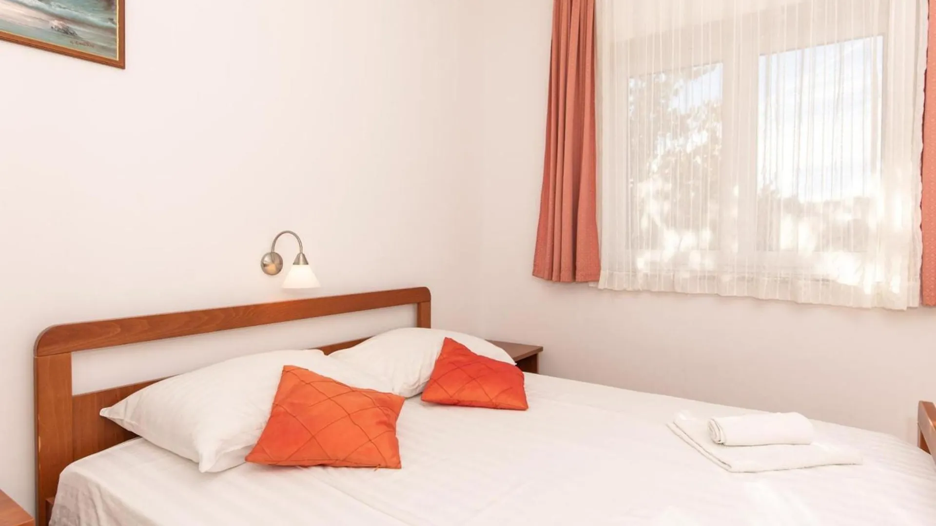 Two Bedroom Apartment With Balcony And Pool Krk Town