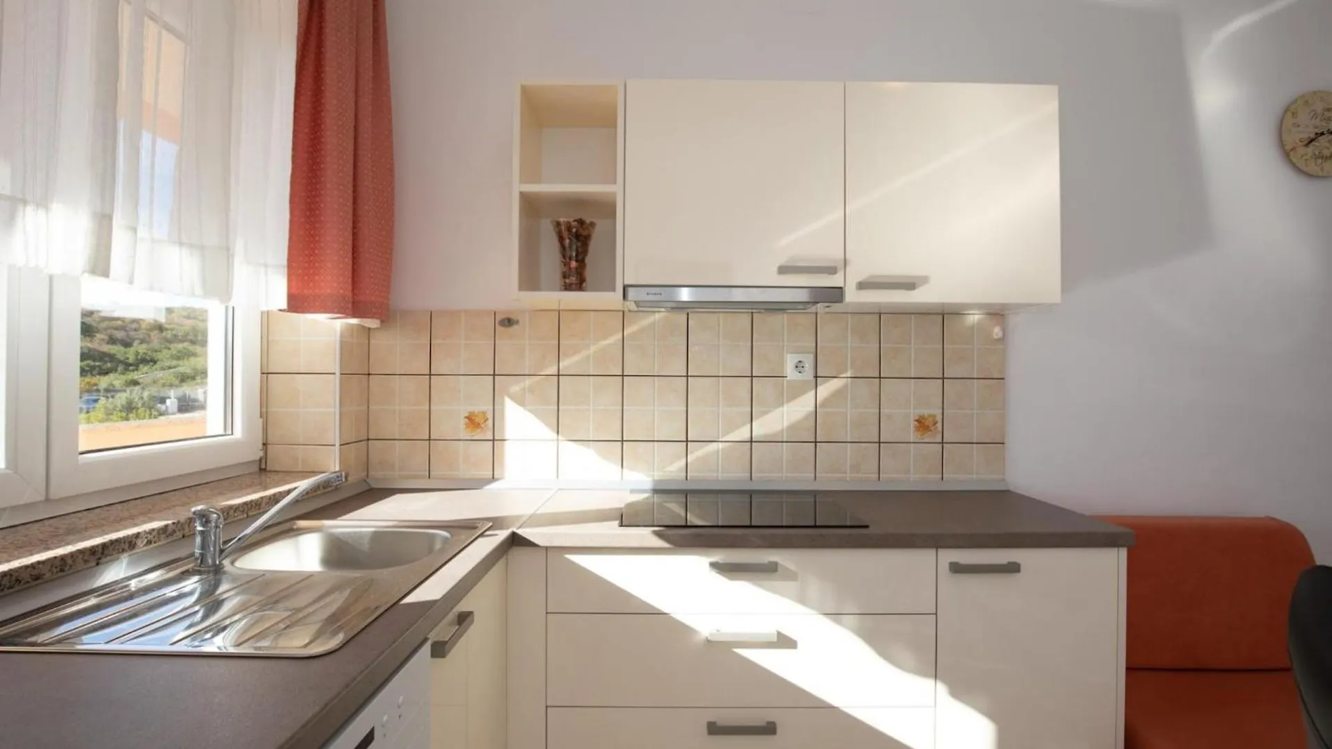 Two Bedroom Apartment With Balcony And Pool Krk Town