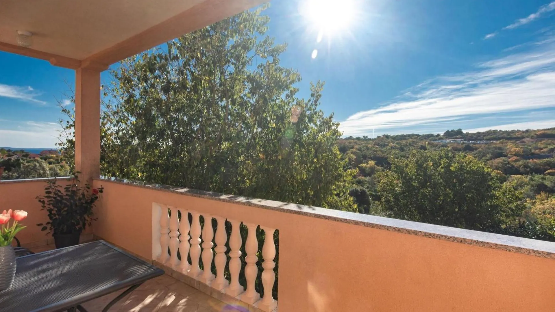 Two Bedroom Apartment With Balcony And Pool Krk Town